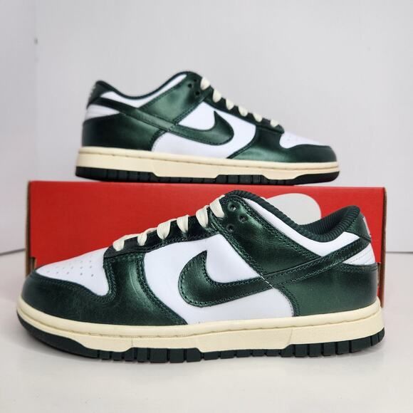 Nike Dunk Low Vintage Green Size 6.5 Women - Picture 1 of 7